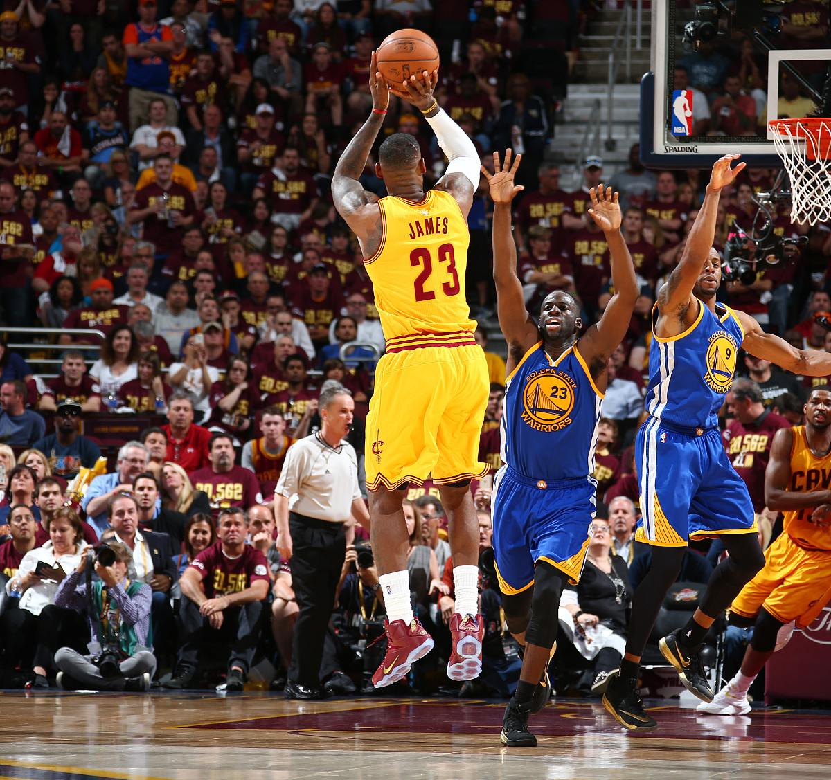 九游体育官网-包含Ning重返赛场，出色防守首场状态出色，热火观众沸腾！上演精彩一战的词条